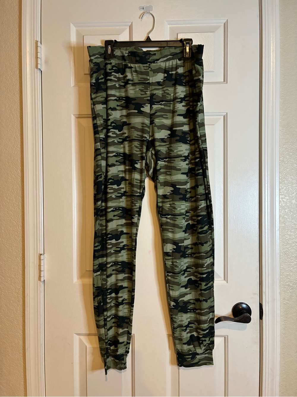 Bobbie Brooks Green Camo Jogger Sweatpants